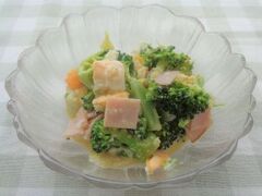 たまごとブロッコリーのサラダ