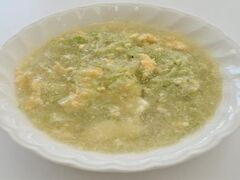 キャベツと卵のスープ